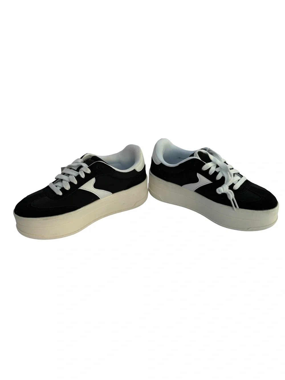 No Boundaries White Low-Top Sneaker